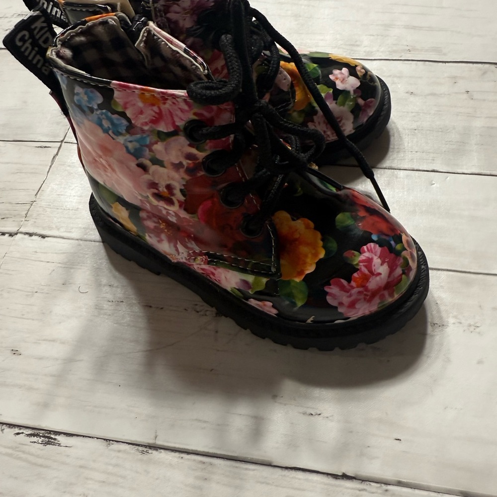 Source Unknown Black and Pink Floral Combat Boots - Picture 2 of 8